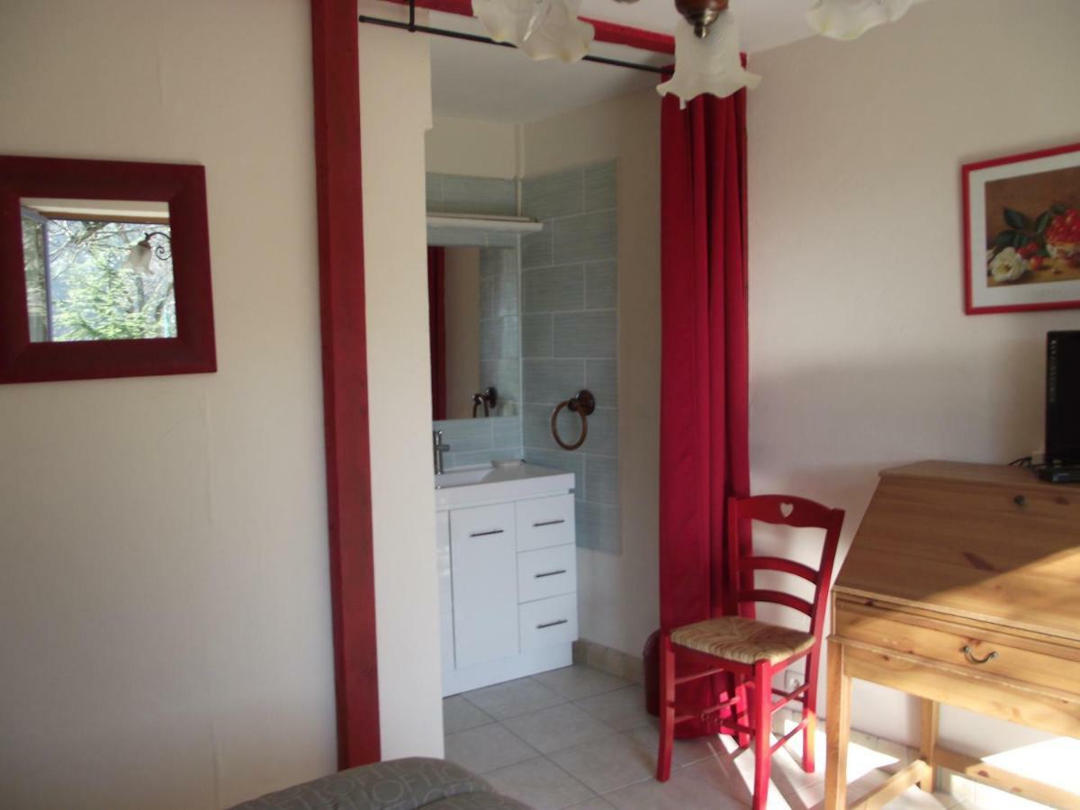 Domaine Des Cigales, Chambre D'Hotes Saint-Martin-d'Aout Экстерьер фото